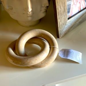 NWT/Marble decorative chain link. Made in Indonesia. Gorgeous!